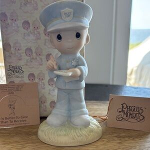 Precious Moments “it’s Better to Give Than Receive” Figurine